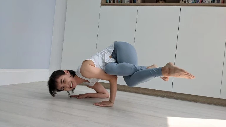 黃明儀 老師照片